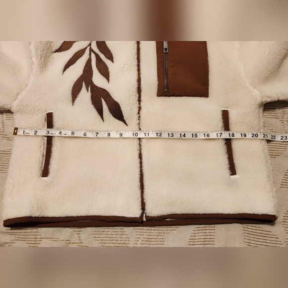 Taylor Swift Life is a Willow Zip up Fleece Sherpa Jacket - Picture 4 of 12